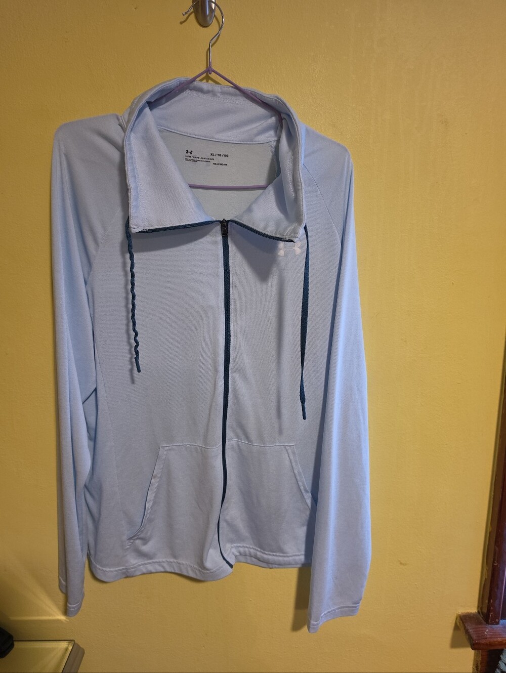 Under Armour Women's Size XL Athletic Full Zip Heatgear Lightweight Jacket Blue
